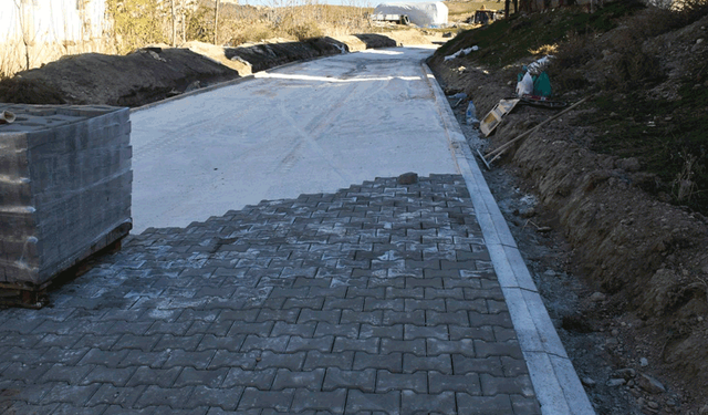 Beylikova’da kilit taşı döşeme çalışmaları devam ediyor
