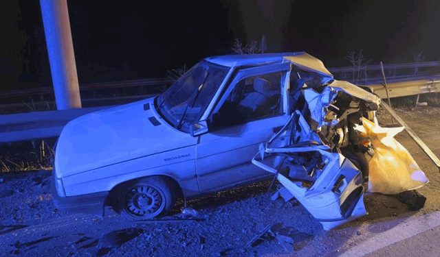 Bilecik’te tır otomobile arkadan çarptı