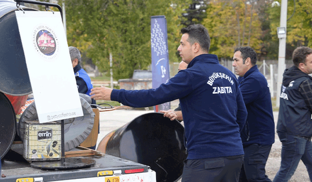 Büyükşehir Zabıtası’ndan kaldırım işgallerine geçit yok