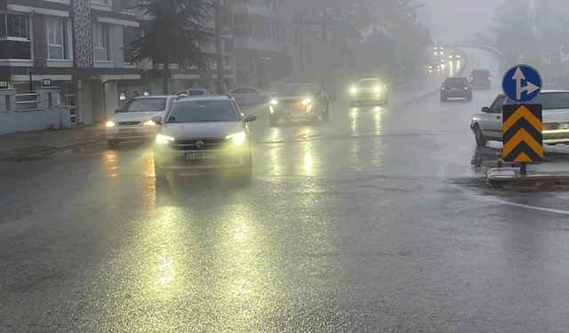 Eskişehir’de sis etkili oldu, görüş mesafesi düştü