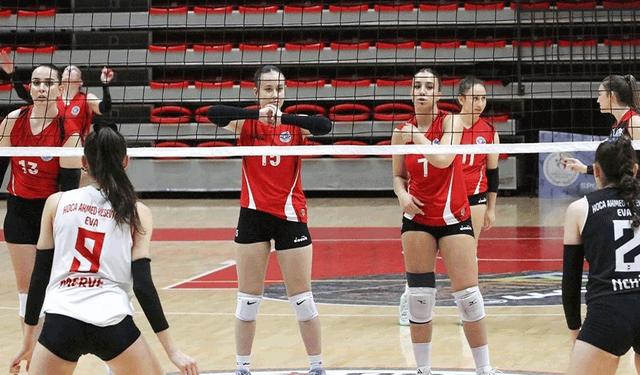 Eskişehir’de voleybolda çifte fırtına esti