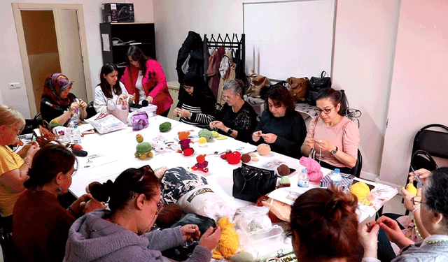 Halk Merkezinde kurulan atölye, kadınlara gelir kapısı açtı