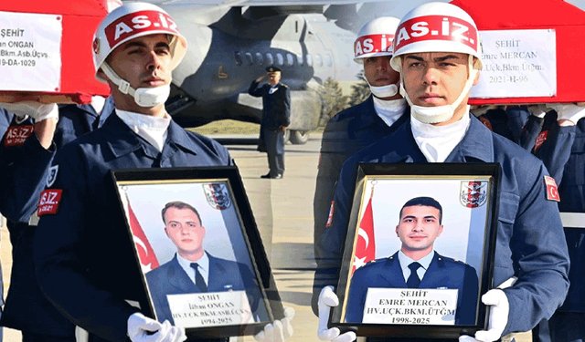 İki hava şehidi uçakla Eskişehir’e getirildi