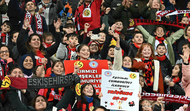 Minik taraftarlar Eskişehirspor sevgisi ile büyüyor