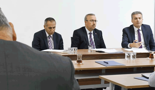 Müdür Aydın başkanlığında mesleki eğitim toplantısı