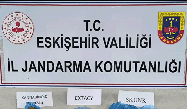 Şüpheli hareketler jandarmayı harekete geçirdi: Araçtan uyuşturucu çıktı