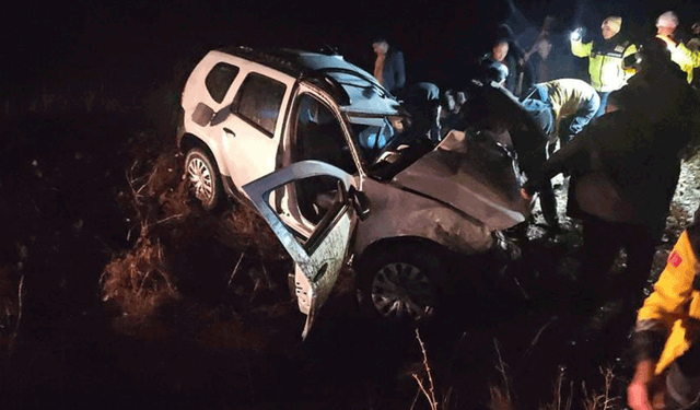 Afyon'da kamyonla otomobil çarpıştı: 1 ölü