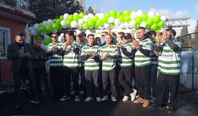 Batıkentspor şampiyonluk kupasını törenle kaldırdı