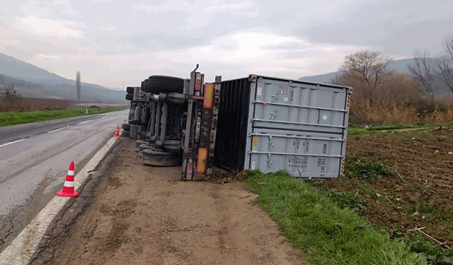 Bilecik’te tır kazası: 1 yaralı