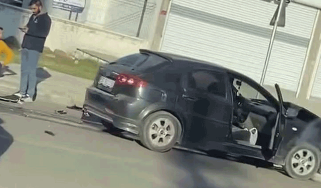 Diyarbakır'da 2 otomobil çarpıştı: 2 yaralı