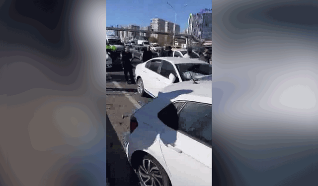 Diyarbakır'da 4 araçlı zincirleme trafik kazası: 4 yaralı