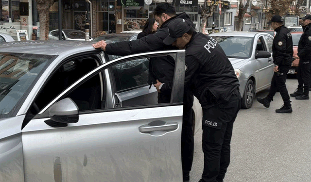 Emniyet ekipleri Kütahya’da suçlulara geçit vermedi