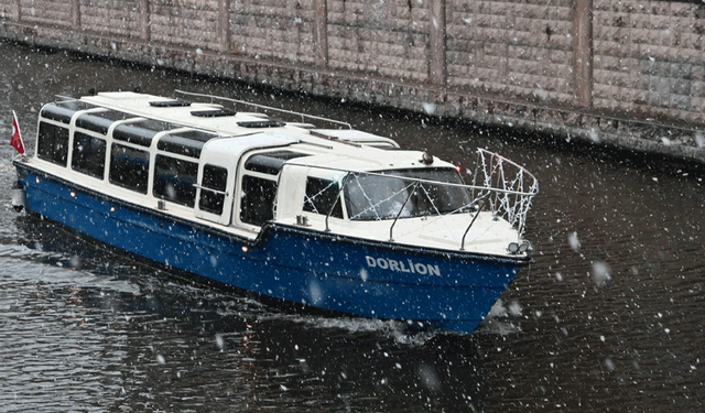 Eskişehir’de lapa lapa yağan kar görsel şölen oluşturdu