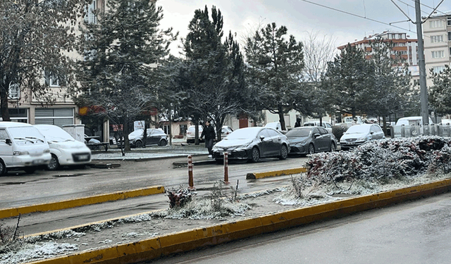 Eskişehir’e yılın ilk karı düştü