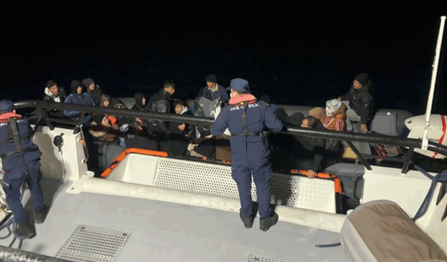 Muğla'da denizde tehlikeli anlar: 31 göçmen kurtarıldı