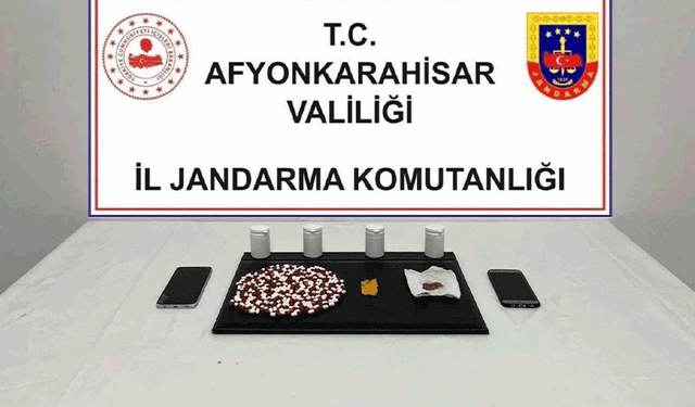 Afyon'da jandarmadan zehir baskını: 3 gözaltı