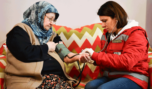 Ahmet Ataç: 2025’te de Tepebaşı’nda 65 yaş üstü vatandaşlarımızın yanındaydık