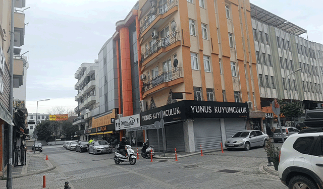 Antalya'da otomobille motosikletin çarpışma anı kamerada: 1 yaralı