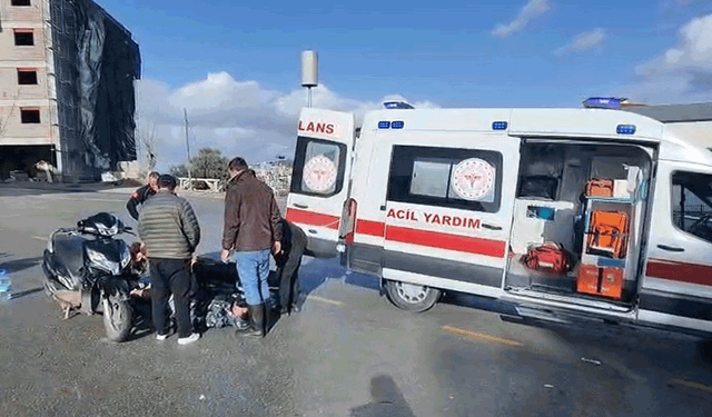 Aydın'da  otomobil ile çarpışan motosiklet sürücüsünün bacağı kırıldı