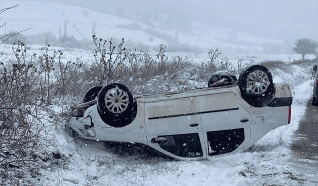 Bilecik'te kontrolde çıkan araç takla attı, sürücüsü yaralandı