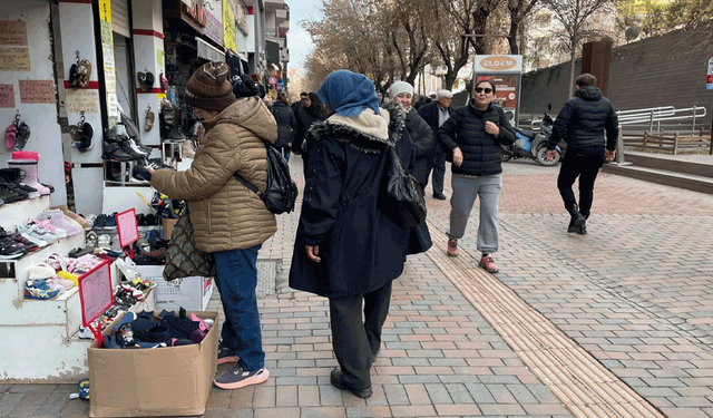 Bir günlük bahar havası esnafın yüzünü güldürdü