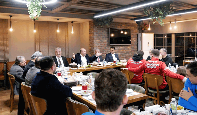 Gürhan Albayrak, Eskişehir Demirspor’la moral yemeğinde buluştu