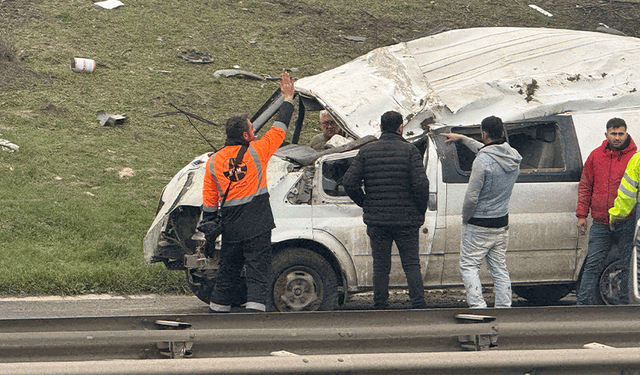 İstanbul TEM Otoyolu’nda kaza: 5 yaralı
