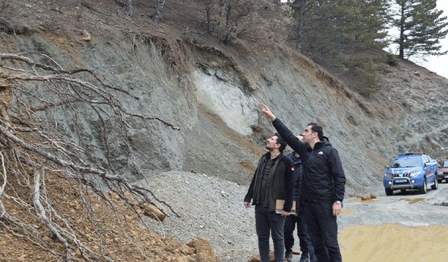 Afyon'da Doğancık Barajı taştı: Heyelan meydana geldi
