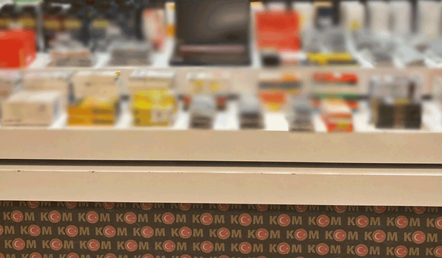 Afyon’da polis kaçak elektronik ürünlere el koydu