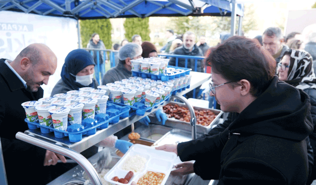 AK Parti Eskişehir'den Dede Korkut Parkı'nda ilk iftar buluşması