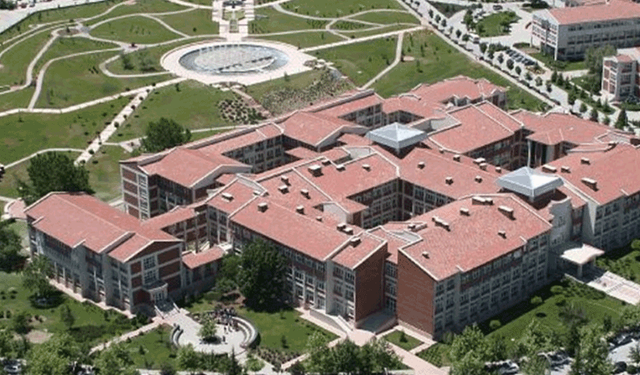 Anadolu Üniversitesi'ne eğitime katkı ödülü