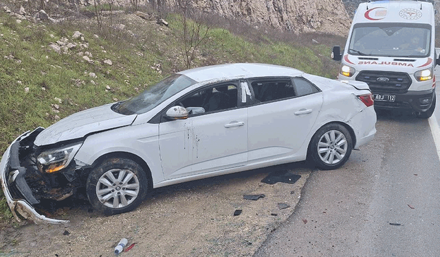 Bilecik’te kaygan yol kazaya neden oldu: 2 yaralı