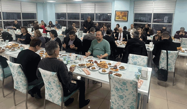 Eskişehir Ağız ve Diş Sağlığı Hastanesi çalışanları iftar sofrasında buluştu