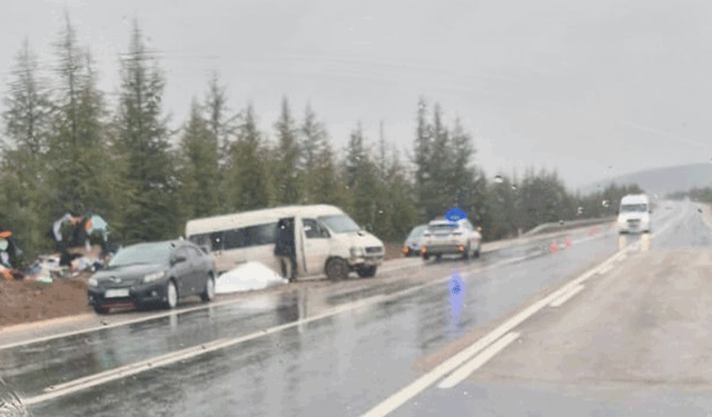 Eskişehir’de korkutan kaza: Minibüs şarampole savruldu