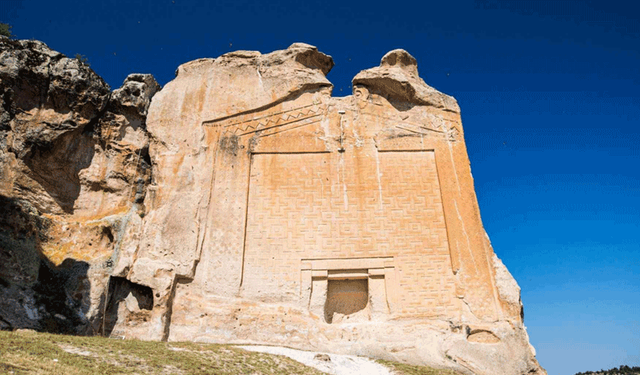 Kayalara nakşedilen 3000 yıllık gizem: Midas şehri Yazılıkaya