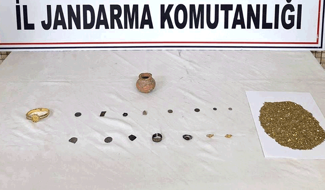 Kütahya’da jandarmadan tarihi eser operasyonu: 17 parça ele geçirildi