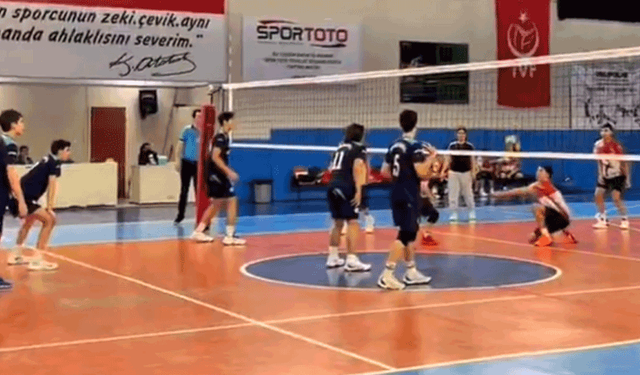 Yıldız Erkekler Voleybol Yarı Finalleri’nde heyecan dorukta