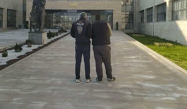 Afyon’da dolandırıcılıktan aranan şahıs polis takibi sonrası yakalandı