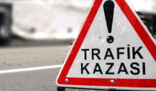 Afyon’da otomobil refüje devrildi: Yaralılar var