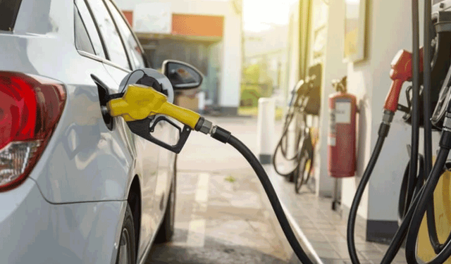 Akaryakıt zamlarına fren: Eşel mobil sistemi devrede