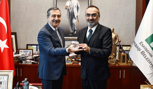 Avrupa Yönetişim Mükemmelliği Markası ödülü Başkan Ataç’a takdim edildi