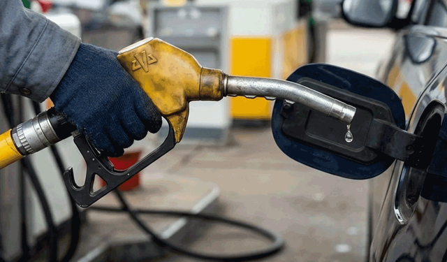 Benzin ve motorine bir zam daha geldi: İşte güncel fiyatlar