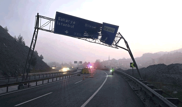 Bilecik’te tır levhaya çarptı: 1 yaralı