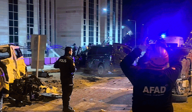 Erzurum'da feci kaza: Kavşak adeta savaş alanına döndü