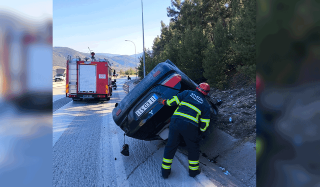 Eskişehir yolunda kaza: Otomobil su kanalına devrildi