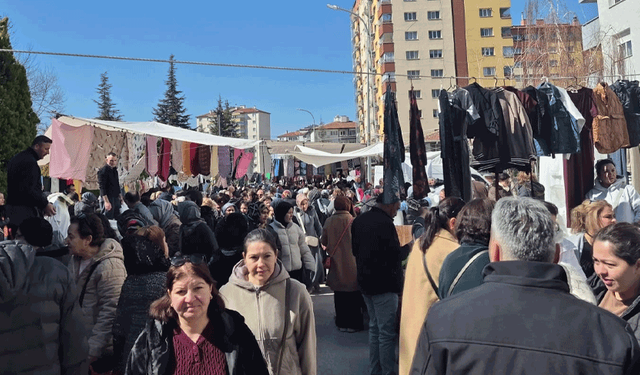 Eskişehir’de bayram öncesi pazarda yoğunluk