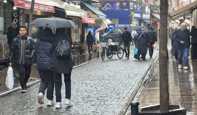 Eskişehir’e beklenen yağmur geldi