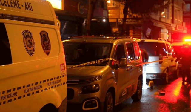 İstanbul'da seyir halindeki otomobilden silahlı saldırı