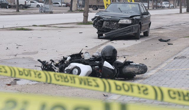 Konya’da otomobilin çarptığı motosiklet sürücüsü yaralandı