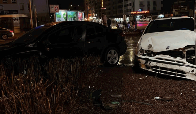 Konya’da otomobiller çarpıştı: 2 yaralı